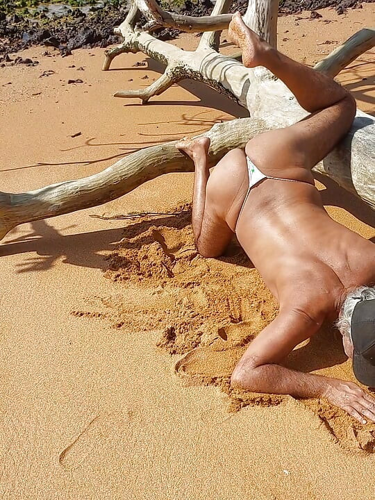 Ladysilva crossdresser in panties on the beach
