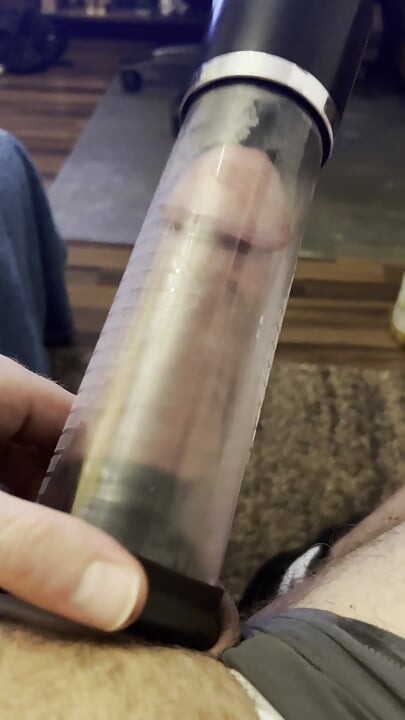 🔥GAY GUY PUMPING
