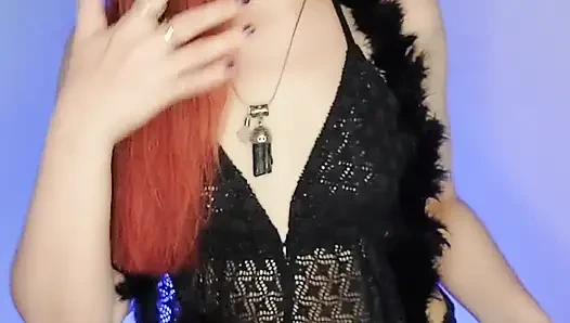 Cuckolds Juga Merayakan Halloween... Tapi Menyenangkan Penampilan Slutty Mereka Cinta!