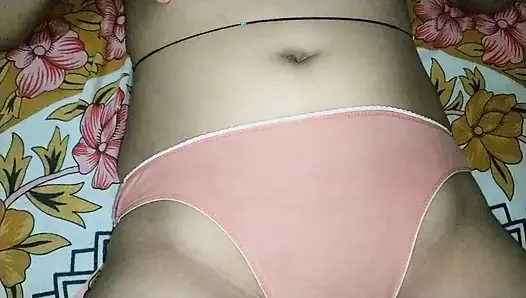 desi cute girl pink pussy.....