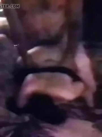 Intenzivno jebanje u doggie style