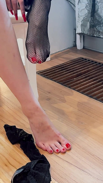 Joi Femdom Feet - stoking, kaki & hitung mundur