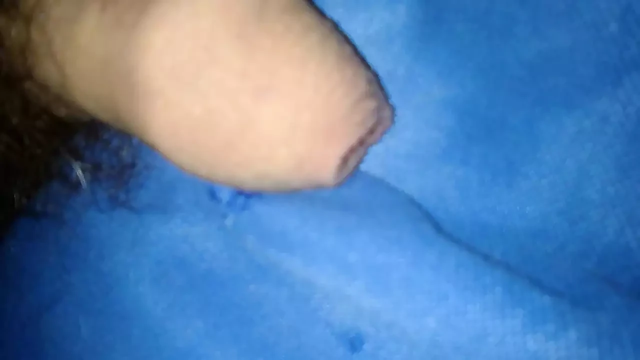 Mlada kolumbijska pornografija sa velikim penisom punim mleka