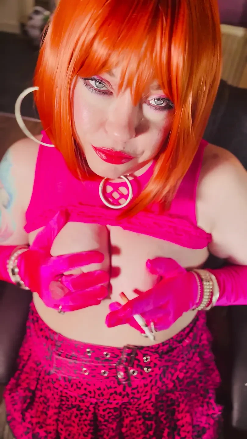 Gloved Ginger Slut Tina Snua Gets Her Tits Out As She Smokes - Smoking Natural Tits Amateur Gloves Jewellery