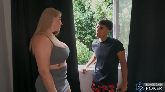 Azgın iri güzel latin orta yaşlı seksi kadın loree love vaftiz oğluyla baştan çıkarıyor ve sikişiyor
