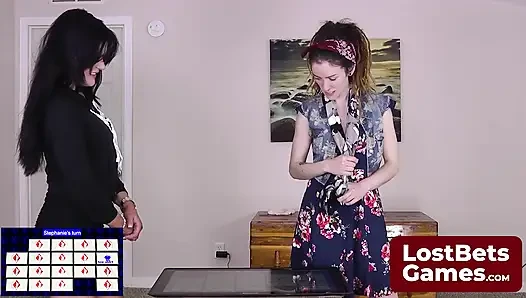 Stefanie si cewek rambut gimbal dan mantan sopir truk sarahbeth lagi habis-habisan sambil bugil