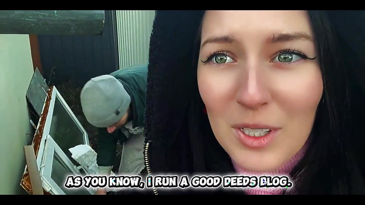 Girl Blogger Fucks a Man for Likes