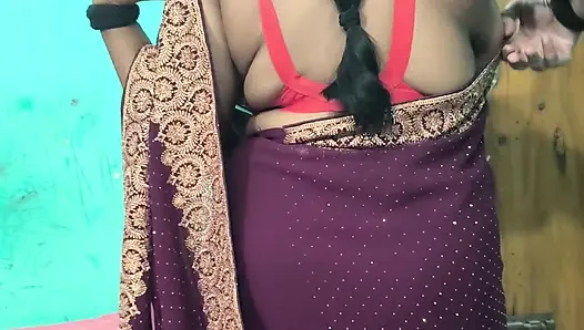 Heißer Desi-Look in Sari, kommen, fühlen sie den charme