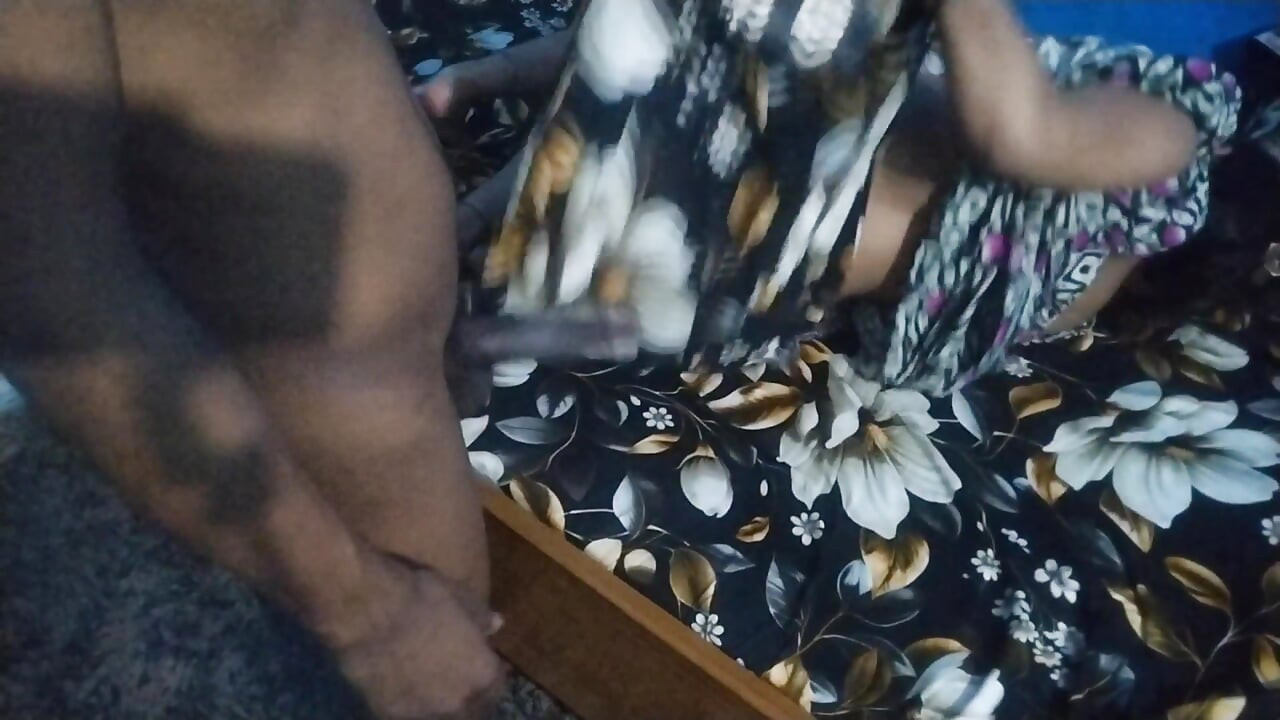 女朋友第一次在自己的房间里硬操逼