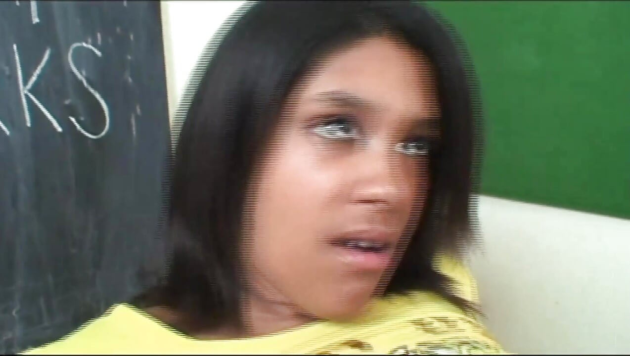 Velho cara chupando pau na buceta