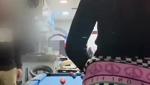 Ich Lenke Alte Leute in Einer Dorfbar Ab