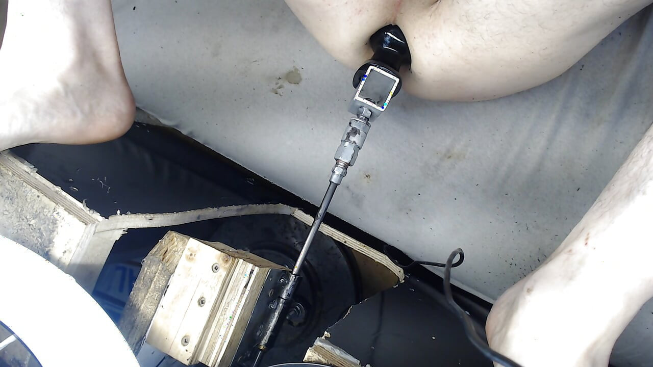 MACHINE FUCKED HUGE PLUG