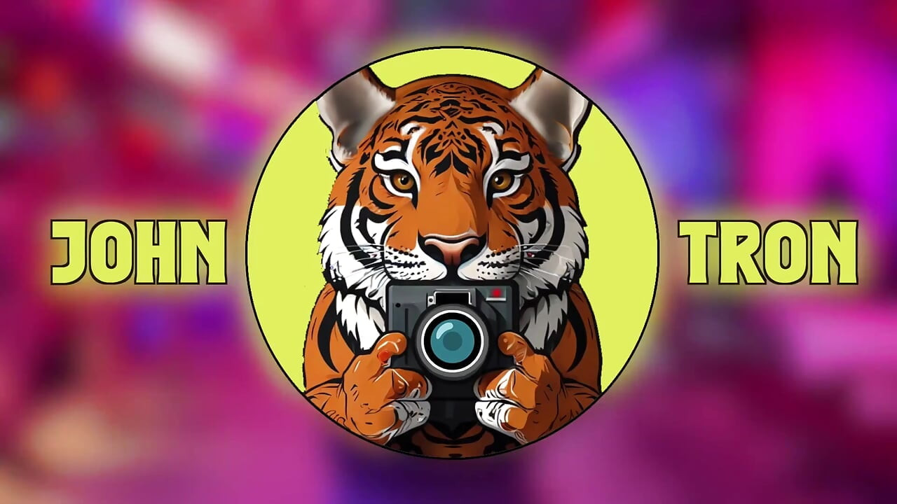 Johntronx - тайка Amaziing скачет на моем члене и сидит на моем лице в любительском видео