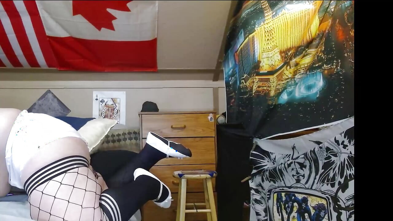 fat white sissy bitch dances and shakeshuge ass for BBC superiors