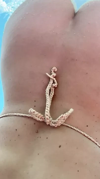 The hot ass mom in summer