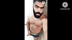 भारतीय देसी बालों वाले जिम बॉय बड़ा लंड वीर्य निकालना बड़े बालों वाले शरीर