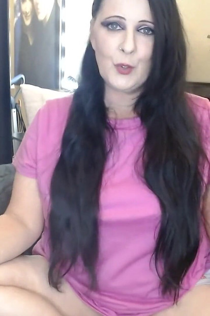 Anna fume et petite conversation