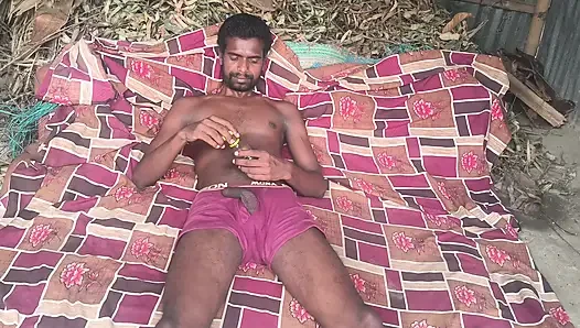 Desi bhabhi Aakar tel malish ki aur gand Mari
