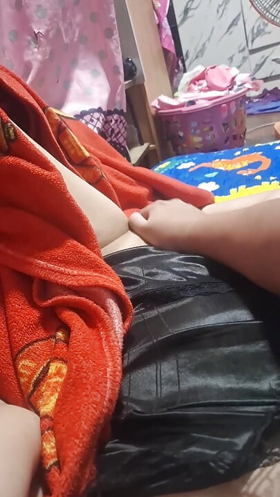 Han fingerkneppede sin kone, indtil hun nåede orgasme