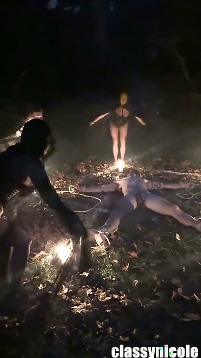 Halloween Enchantresses Enjoy a Suck and Fuck Ritual