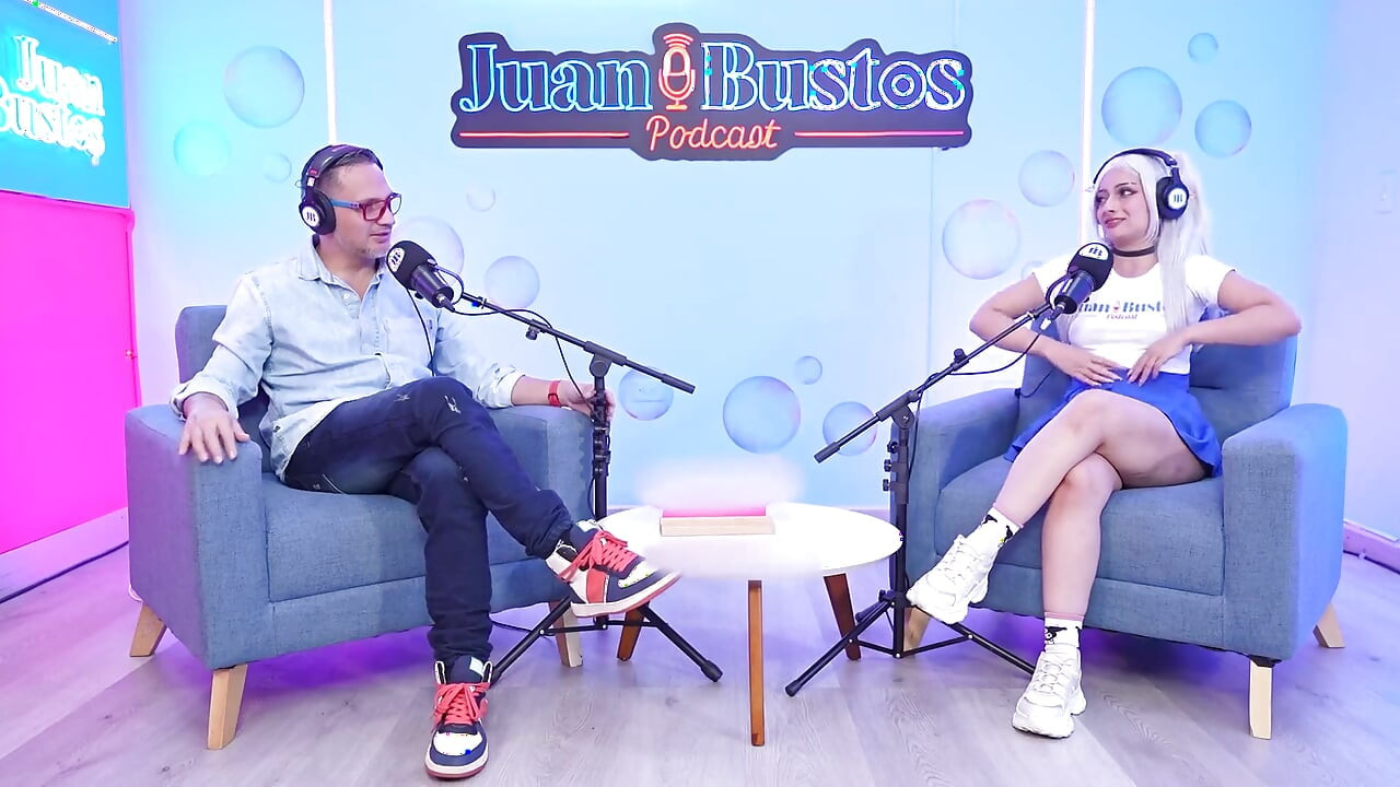 Angelgates si cosplay nakal yang lagi asik fingering memek sempitnya sampai muncrat berkali-kali!