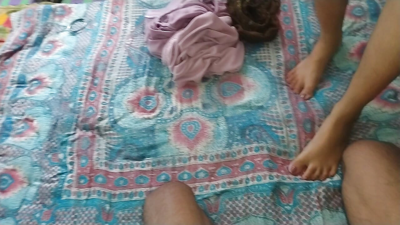 My younger stepsister put coconut oil in a silicone condom and sat on my horse-like thick cock, then I fucked fiercely.