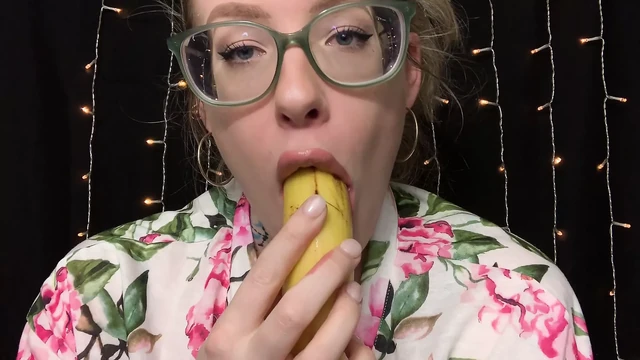 Asmr поедание бананов