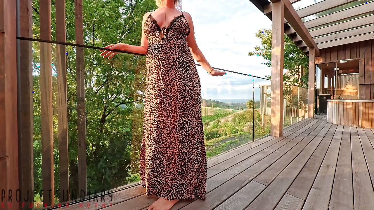 Curvy Lady in Leo Dress Has Risky Balcony Outdoor Sex - Projectfundiary