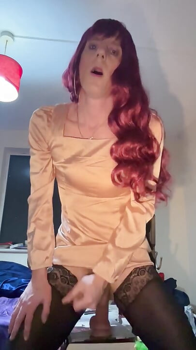 Jess Silk Rides Dildo