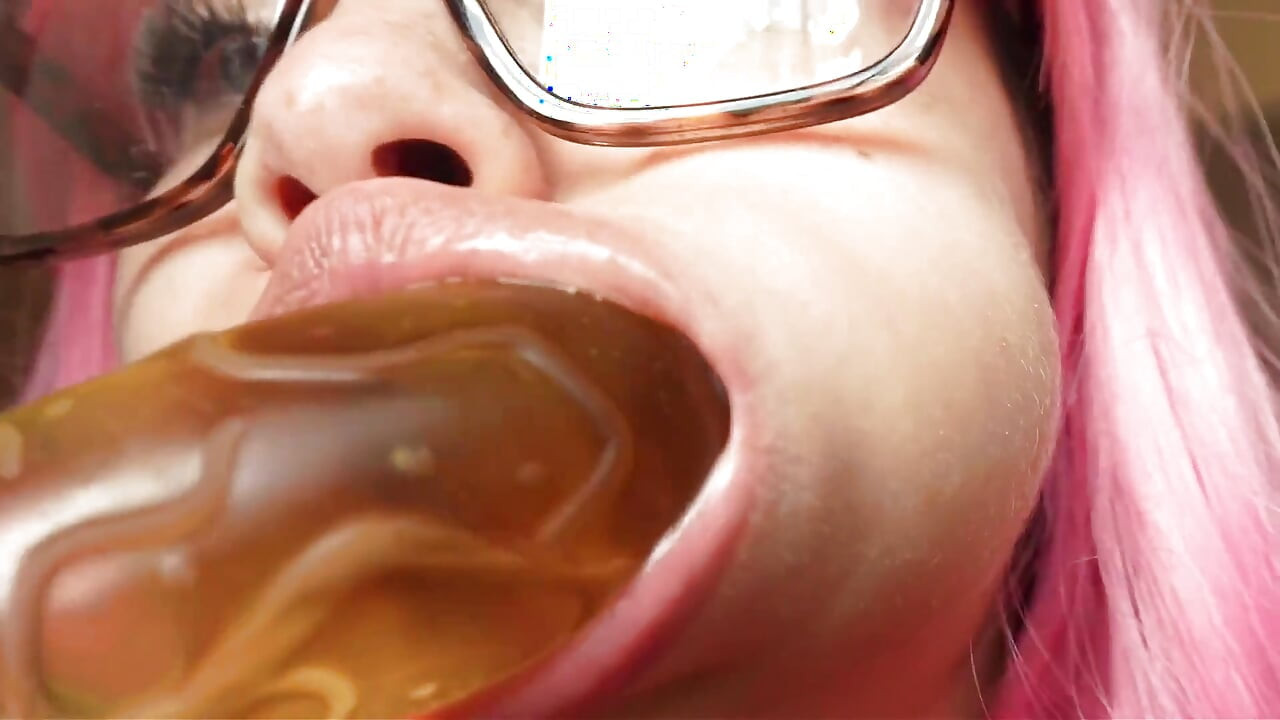 Faço Carinhas Bobas Enquanto Chupo e Bato a Sua Piroquinha, Olha Só Eu Fazendo Expressões Ahegao e Caras Engraçadas