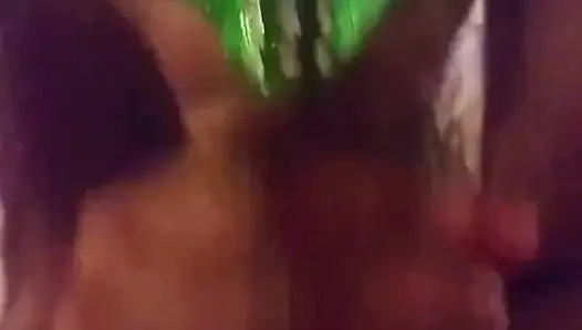 Mulutku berantakan di balik topengnya!