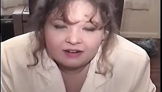 Tante seksi rambut pirang dientot habis-habisan sama banyak kontol