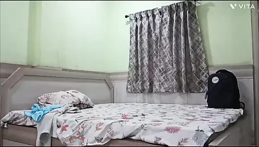 Hintli üvey kız kardeş