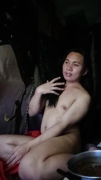 I'm Still Reaching Out to Daddy to Reach Our Place