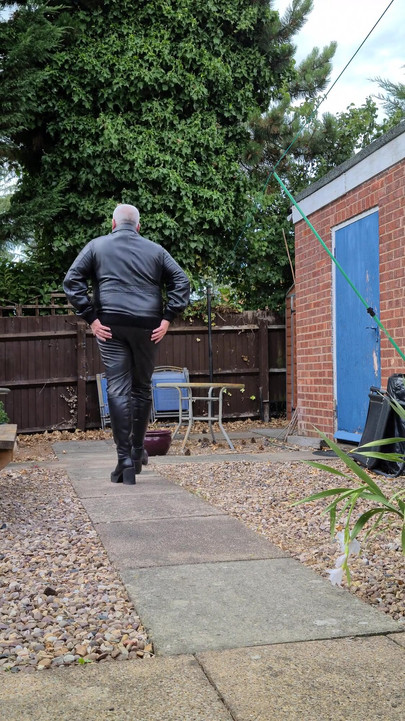 Potpuna kožna odjeća