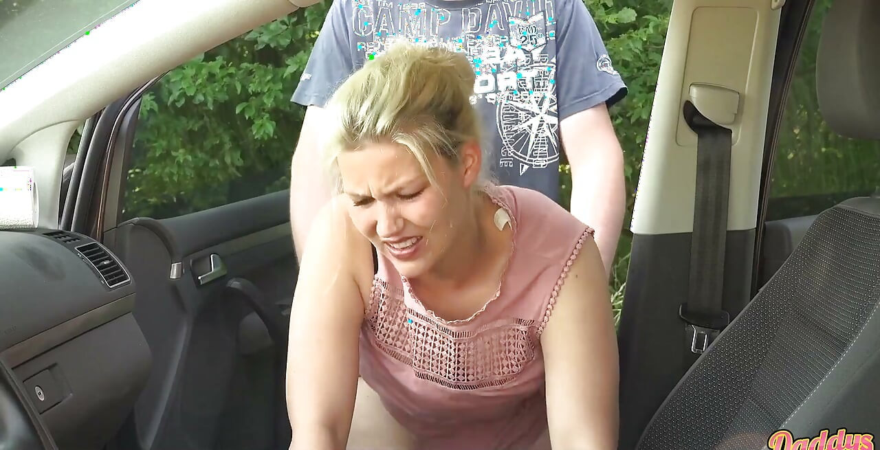 Ensimmäinen persepanoni autossa