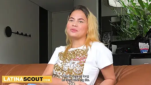 Aku tahu mahasiswi semok latina ini akan memilih LA daripada pacarnya.