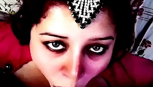 Istri Mata Biru Cantik Bengali India dengan bos kantor