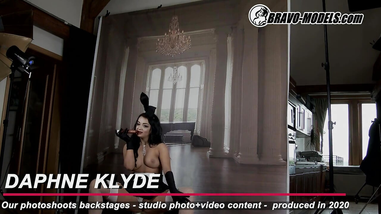 388-Backstage photoshoot Daphne Klyde - Adult