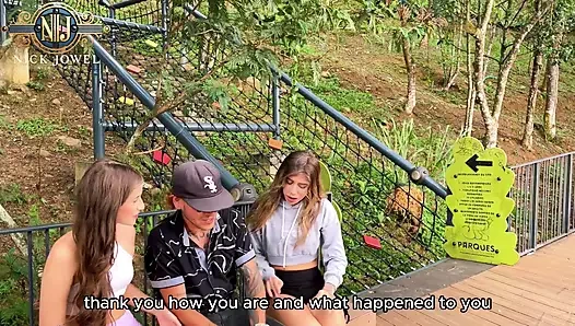 Parkta Ateşli Genç Sarışın Küçük Kızlar Kör Bir Adamla Yatıyor