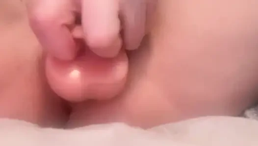 Gadis nakal lagi muasin pantat dan memeknya di rumah sendirian