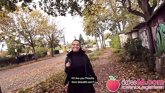 Ateşli ve herkesin içinde riskli: esmer orta yaşlı seksi sürtük sert sikiliyor