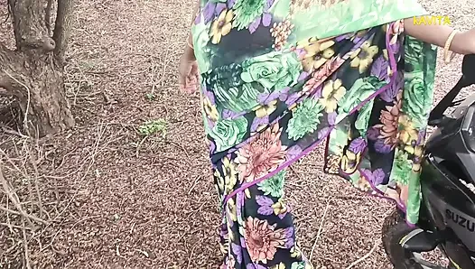Kavita si tante seksi india dientot gaya doggy di hutan sampai dicrot di mulut