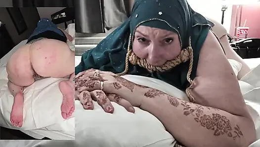 Hijabi lumpuh pantat bdsm dari kedua sudut