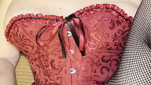 Ehefrau kommt nach hause, nachdem sie von fremden cumshot in ihr auge gespritzt hat und wird vom ehemann tief gefickt