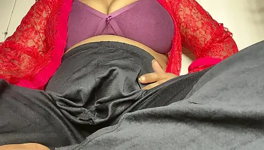 Mallu teyze seksi viral mms amcığını parmaklıyor xxx videolar