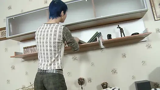 Sürtük ufacık esmer ilk anal sikiş yüksek sesle inliyor büyük yarağıma biniyor! Cilt 5