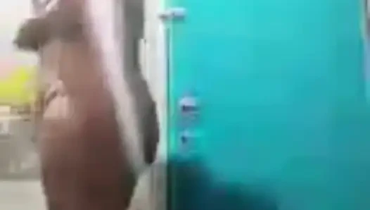 Tante Cantik Bugil Sedang Mandi Bikin Sange