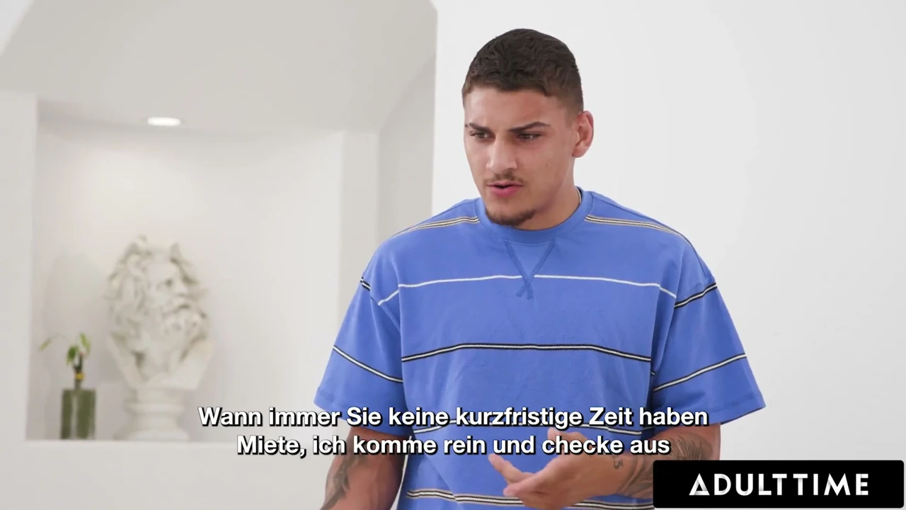 ADULT TIME - orta yaşlı seksi kadın Charlie Forde üvey kızının erkek arkadaşına ters grup seks yapıyor - alman altyazılı