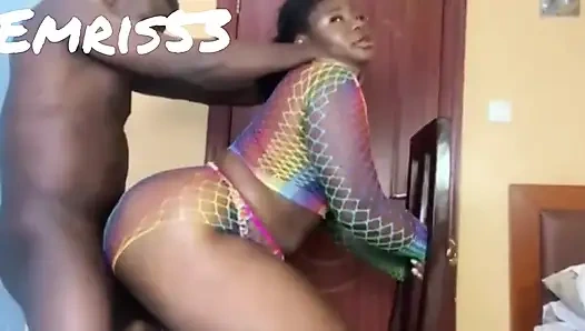 Afrikanischer riesenarsch komplett zerstört